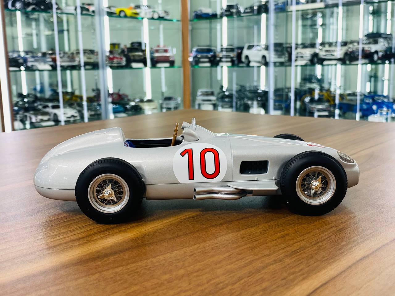 1/18 Diecast WERK83 Mercedes-Benz W196 Formula1 (1955 juan-manuel fangio) #10 Silver