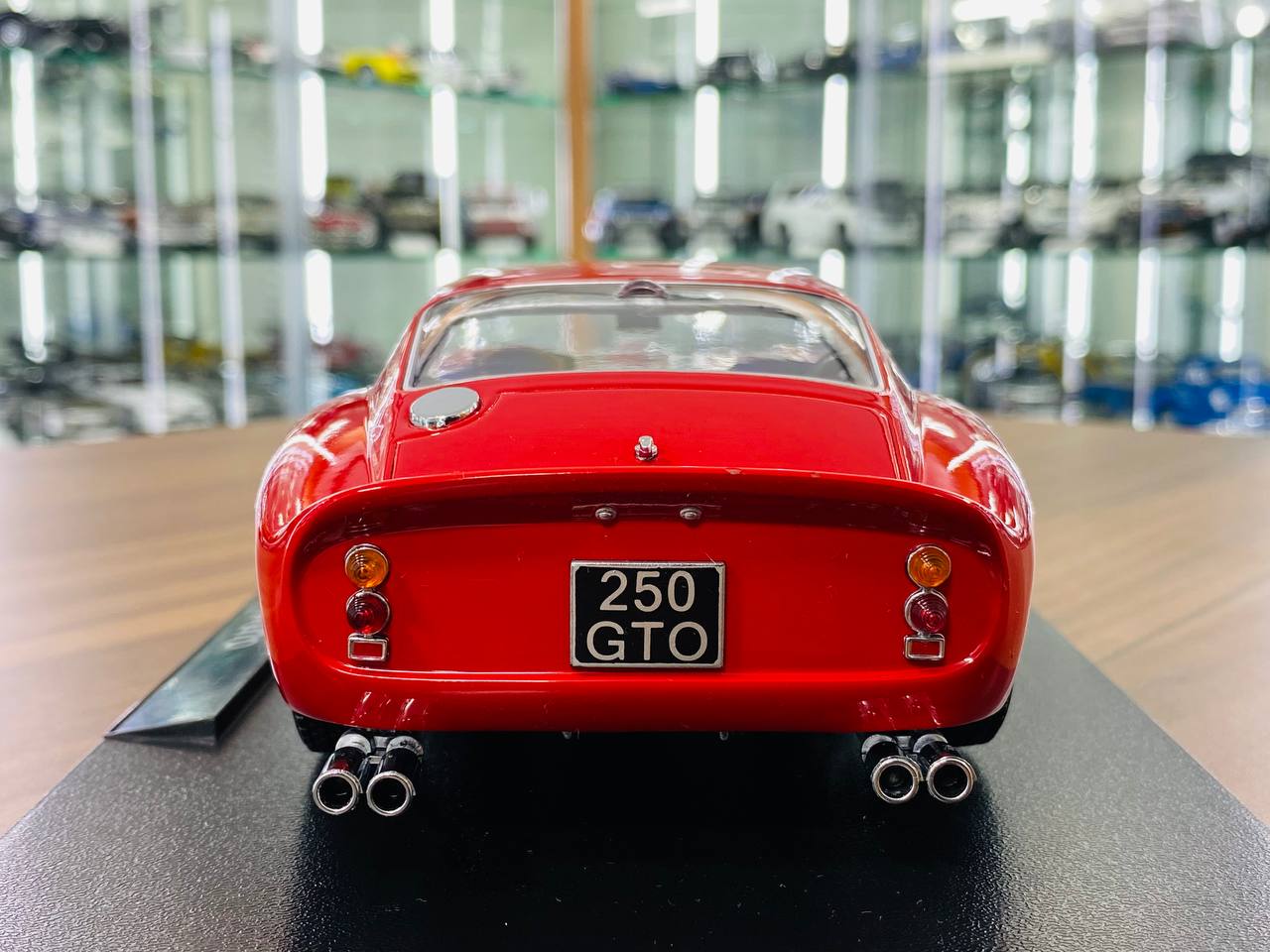 1/18 Ferrari 250 GTO Red by KK-Scale