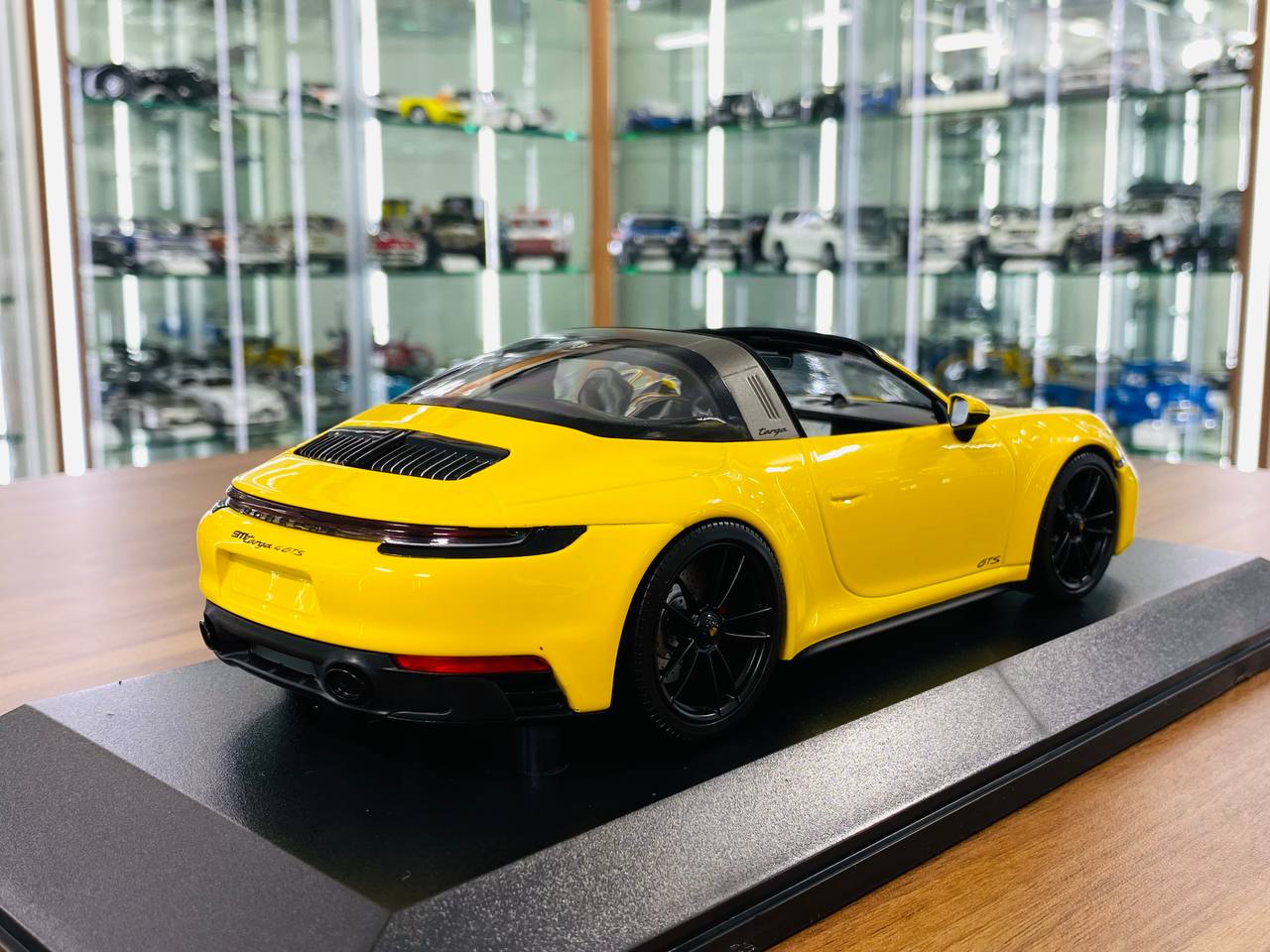 1/18 Resin Porsche 911 (992) Targa 4 GTS 2021 Yellow Minichamps