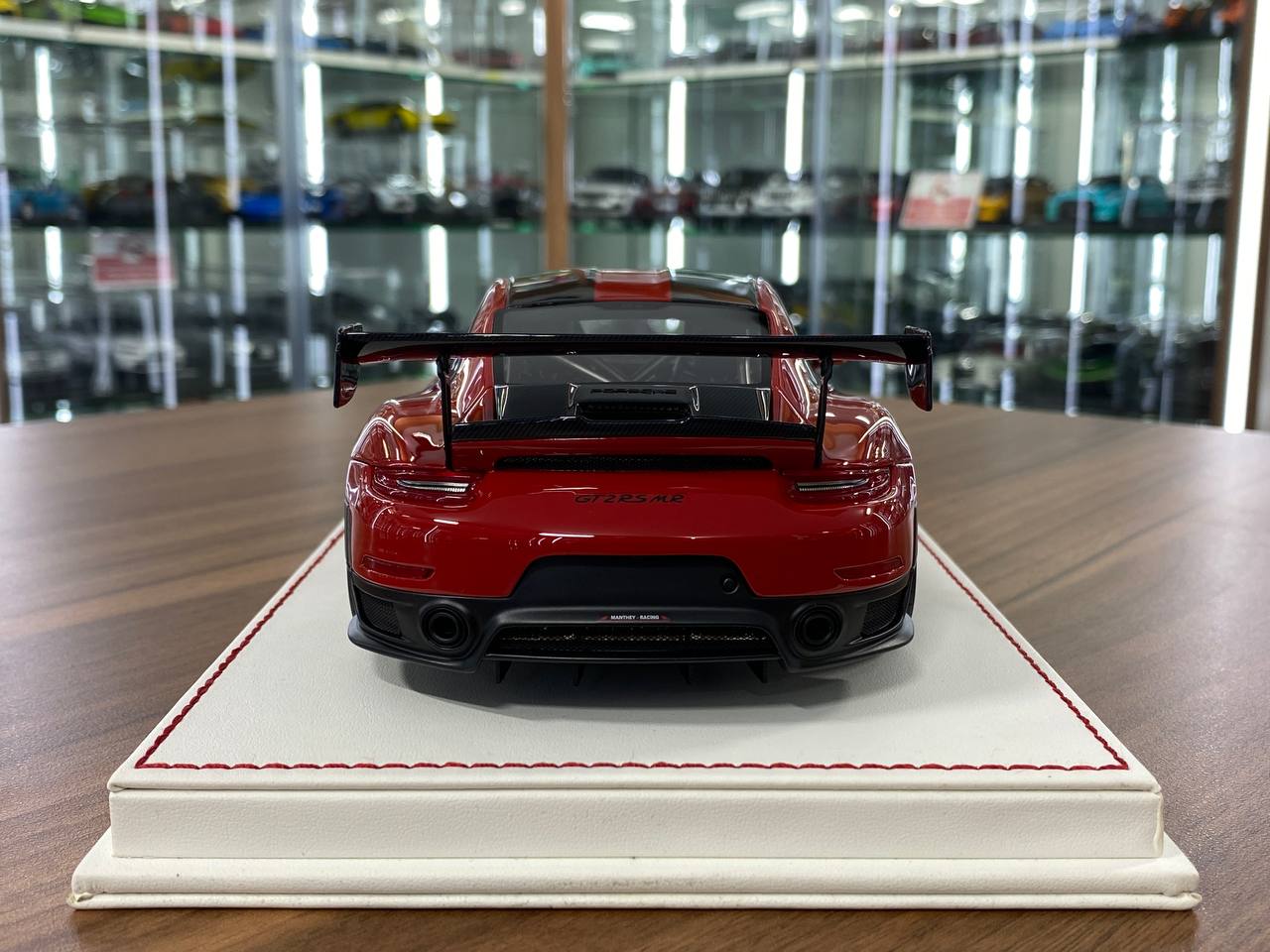 1/18 Resin Porsche 911 GT2 RS MR – Davis & Giovanni Guards Red Limited 16 pcs