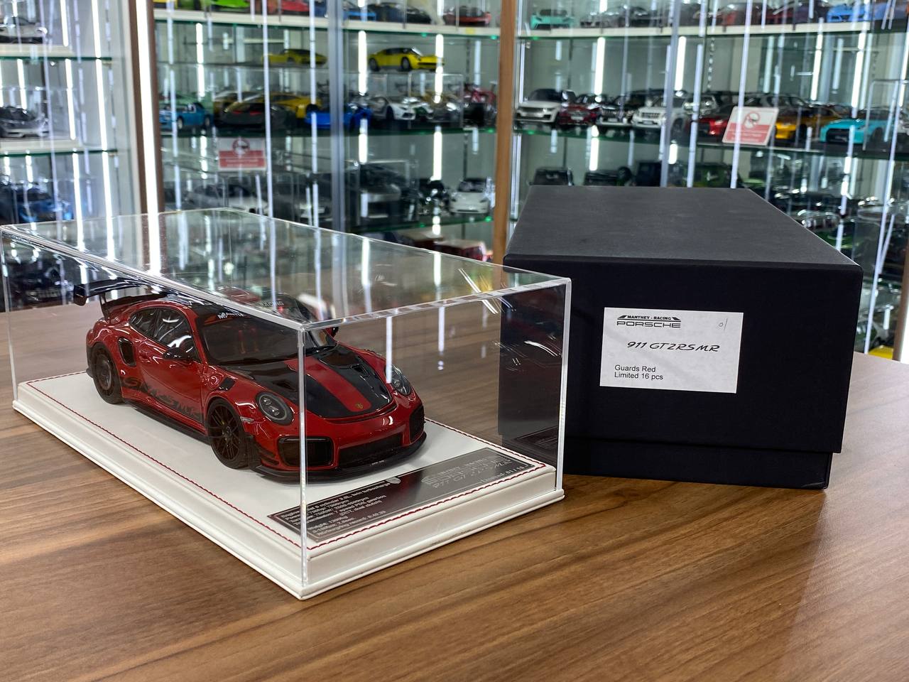 1/18 Resin Porsche 911 GT2 RS MR – Davis & Giovanni Guards Red Limited 16 pcs