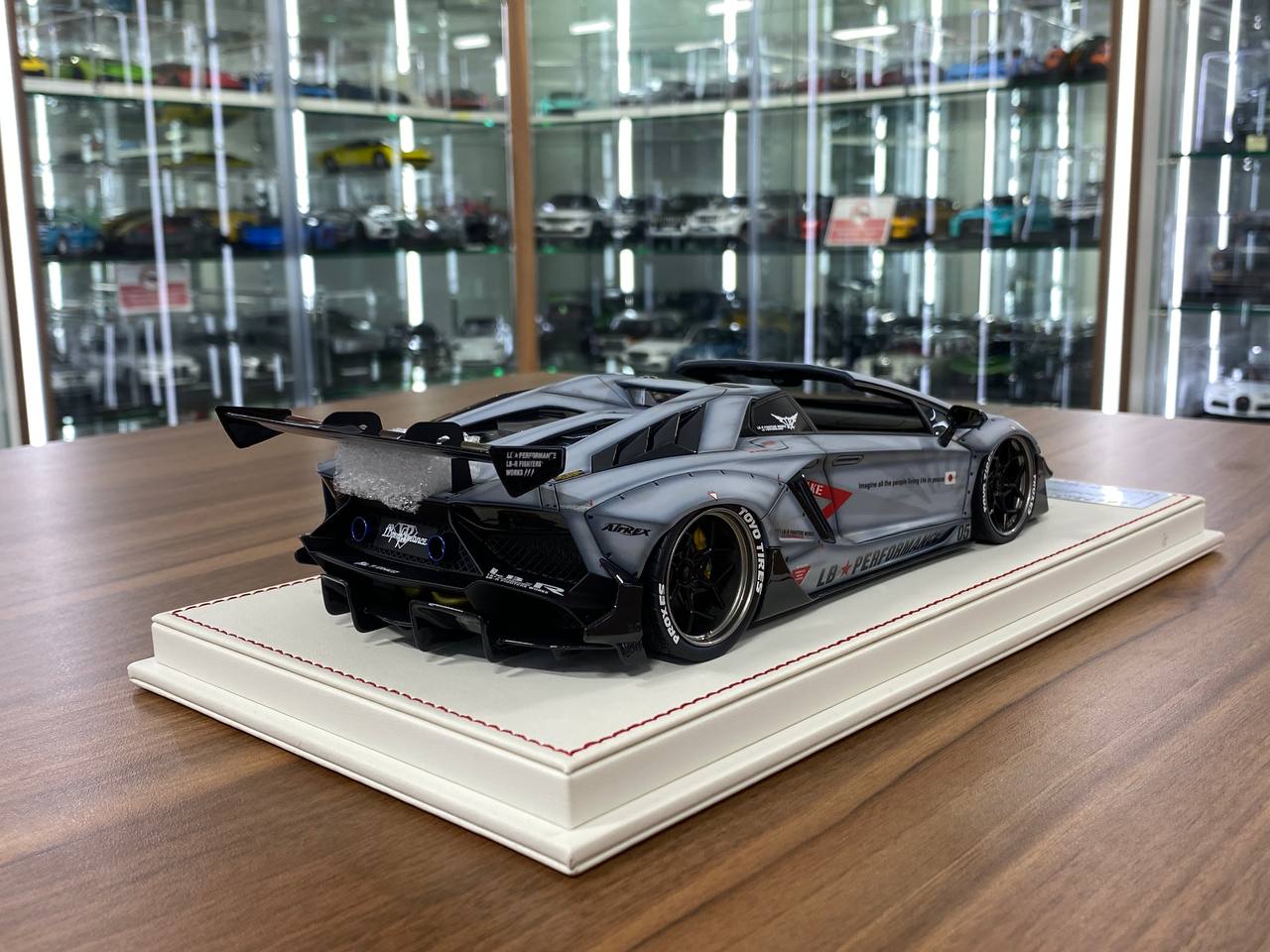 1/18 Resin Lamborghini Aventador LP 720-4 Roadster LBWK – Davis & Giovanni Matt Grey Zero Fighter Limited 36 pcs