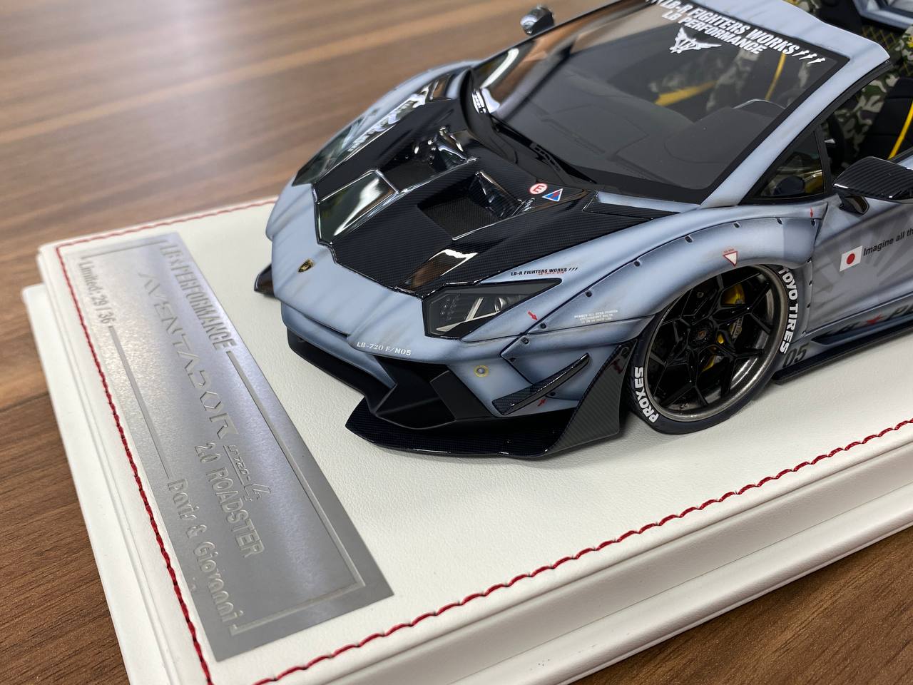 1/18 Resin Lamborghini Aventador LP 720-4 Roadster LBWK – Davis & Giovanni Matt Grey Zero Fighter Limited 36 pcs