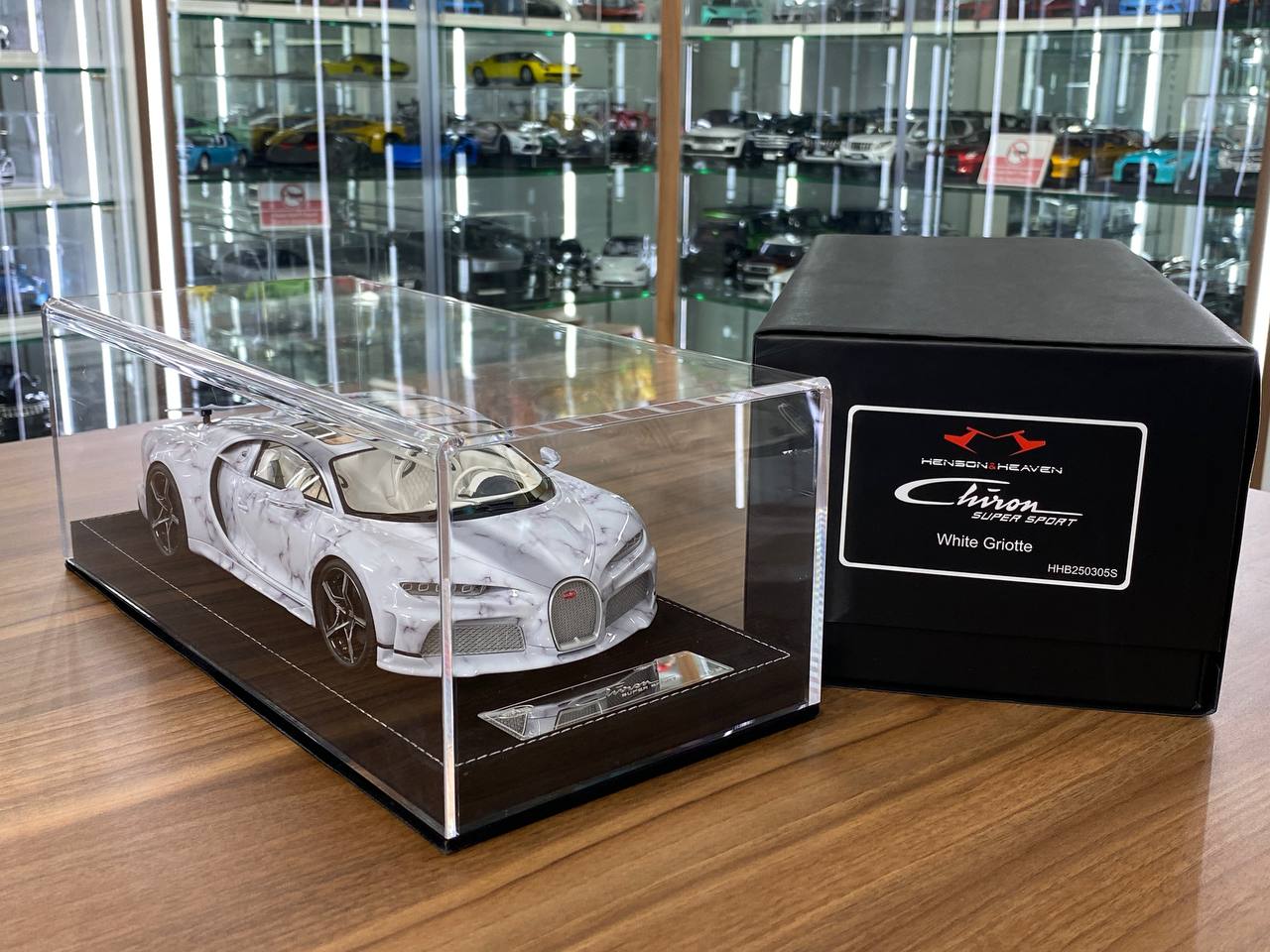 1/18 Resin Bugatti Chiron Super Sport – HH Models White Griotte ( Limited 30)