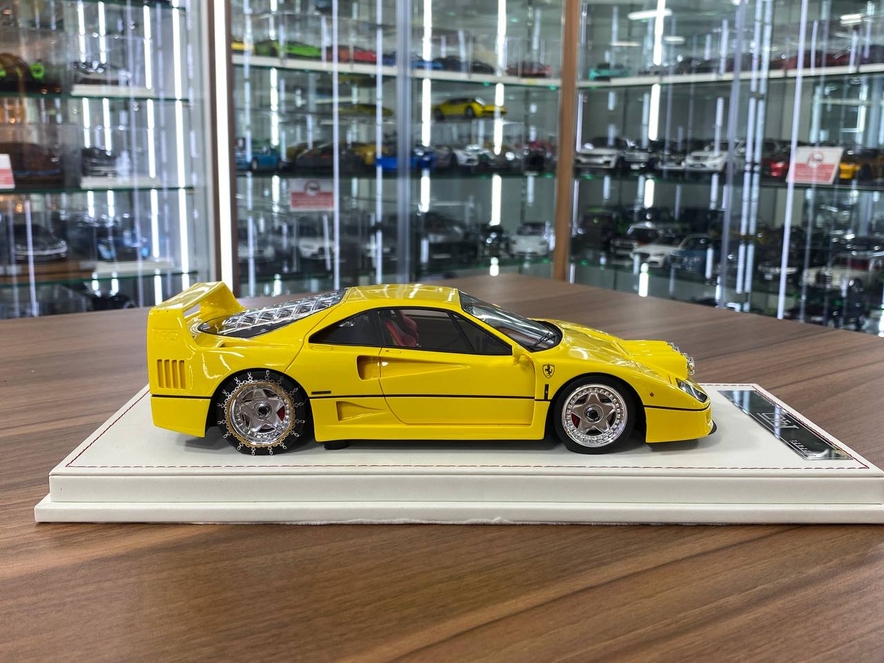 1/18 Resin Ferrari F40 – VIP Model Yellow ( Limited 50)