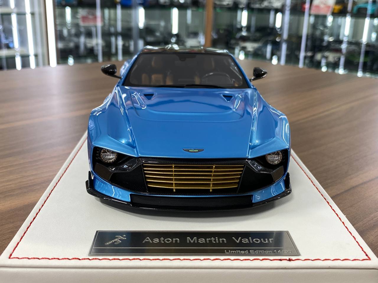 1/18 Resin Aston Martin Valour – Runner Caribbean Blue Pearl Limited 30 Pcs