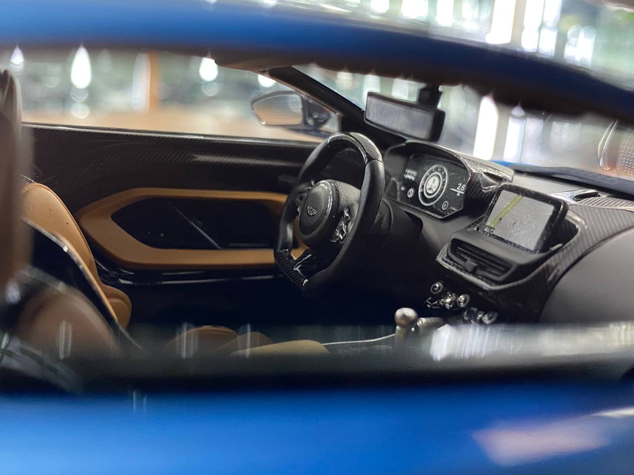 1/18 Resin Aston Martin Valour – Runner Caribbean Blue Pearl  Limited 30 Pcs