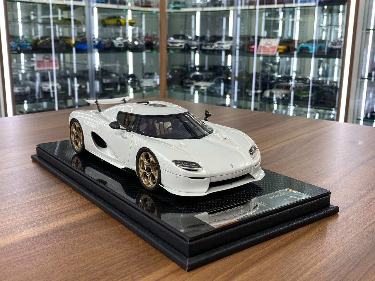 1/18 Resin Koenigsegg CC850 – FrontiArt Crystal White - Limited 500 pcs