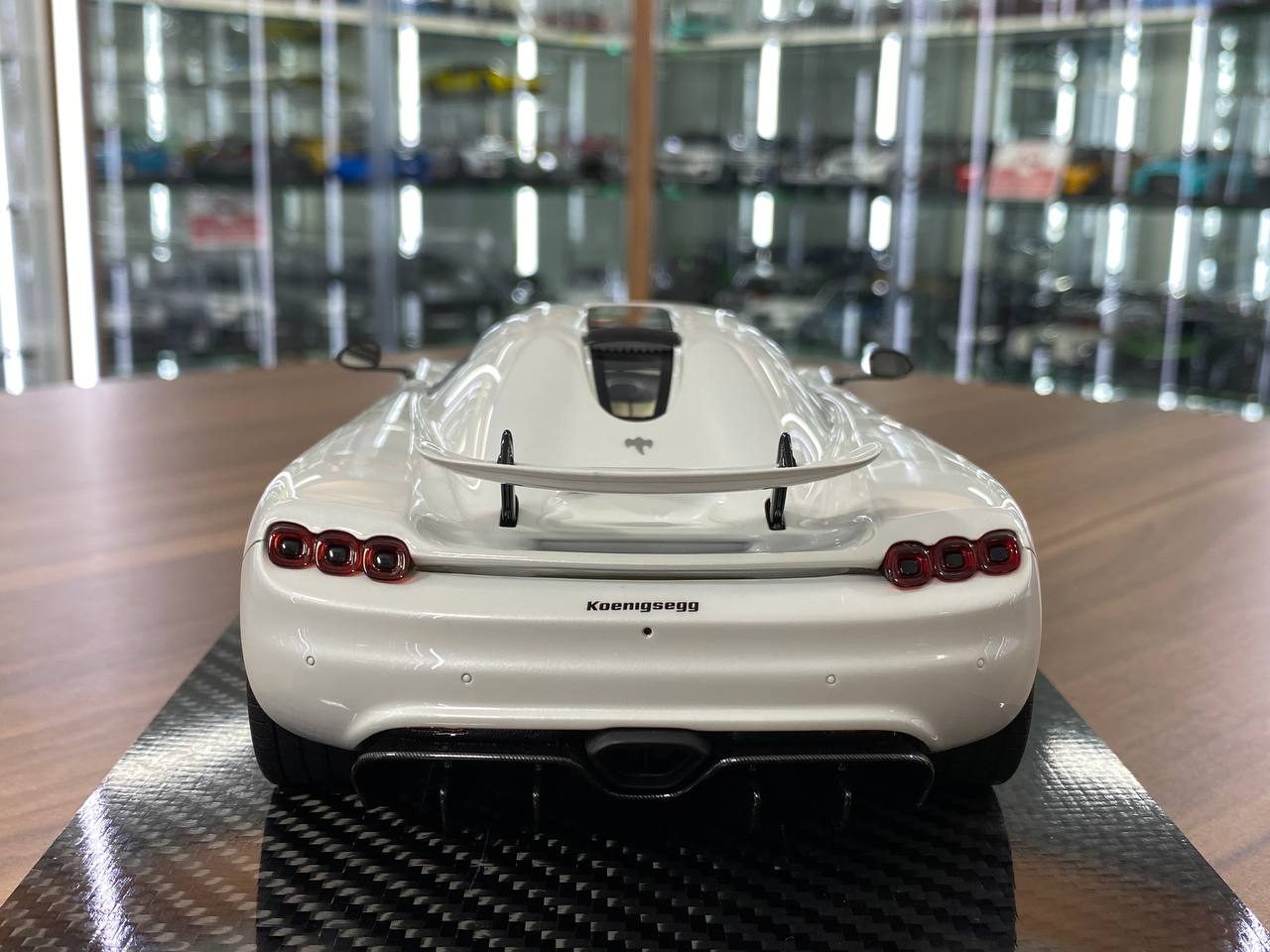 1/18 Resin Koenigsegg CC850 – FrontiArt Crystal White - Limited 500 pcs
