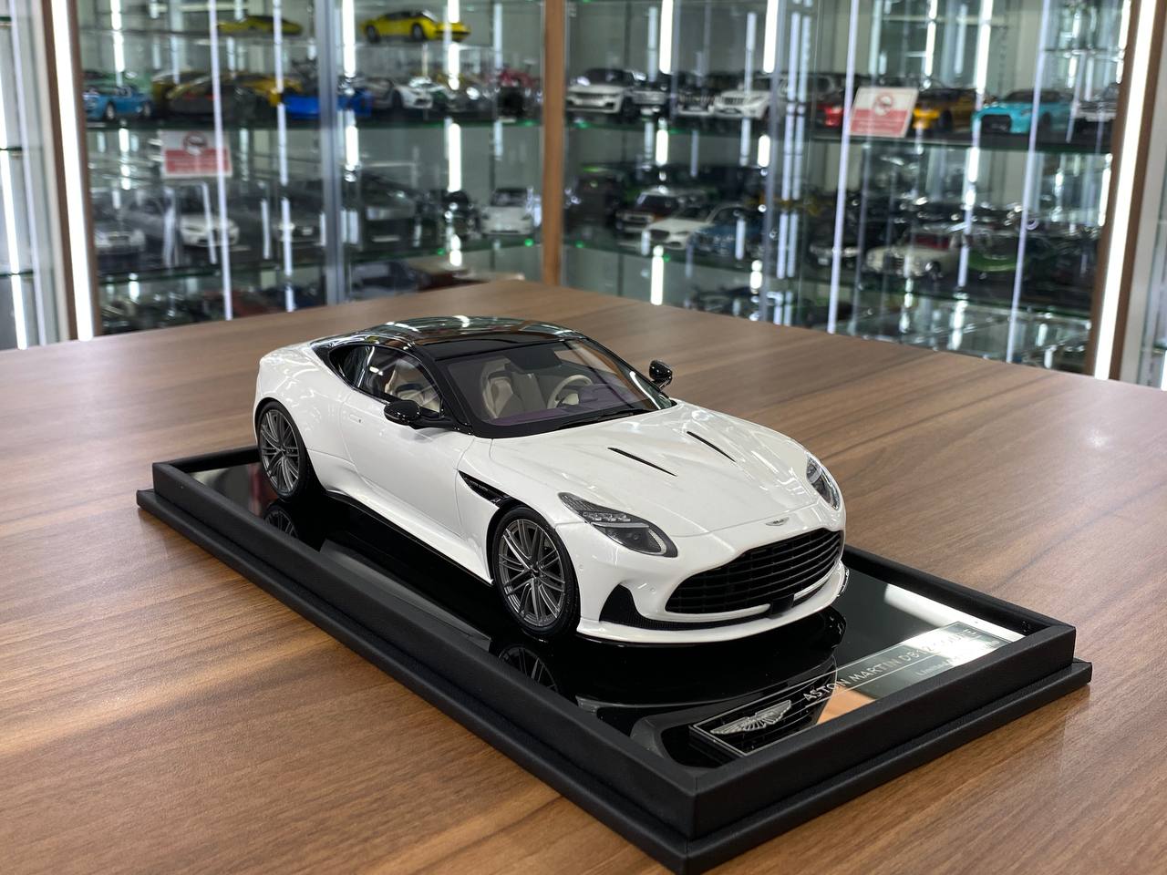 1/18 Resin Aston Martin DB12 Coupe – MotorHelix Zenith White  Limited 99 Pcs