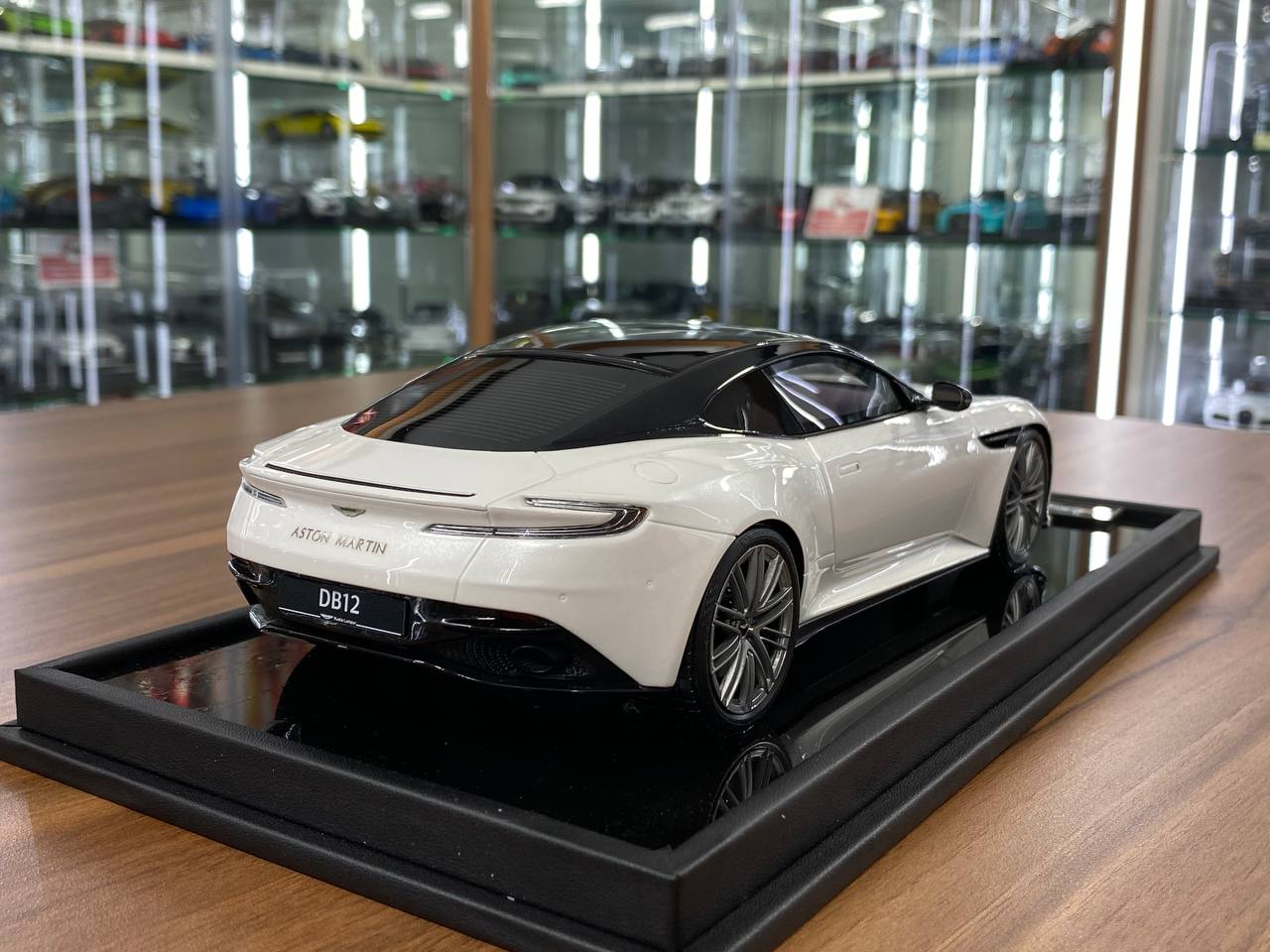 1/18 Resin Aston Martin DB12 Coupe – MotorHelix Zenith White  Limited 99 Pcs