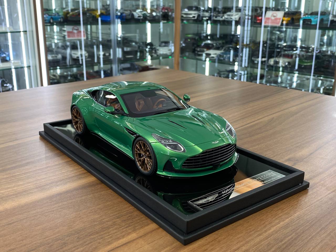 1/18 Resin Aston Martin DB12 Coupe – MotorHelix Iridescent Emerald Limited 199 pcs