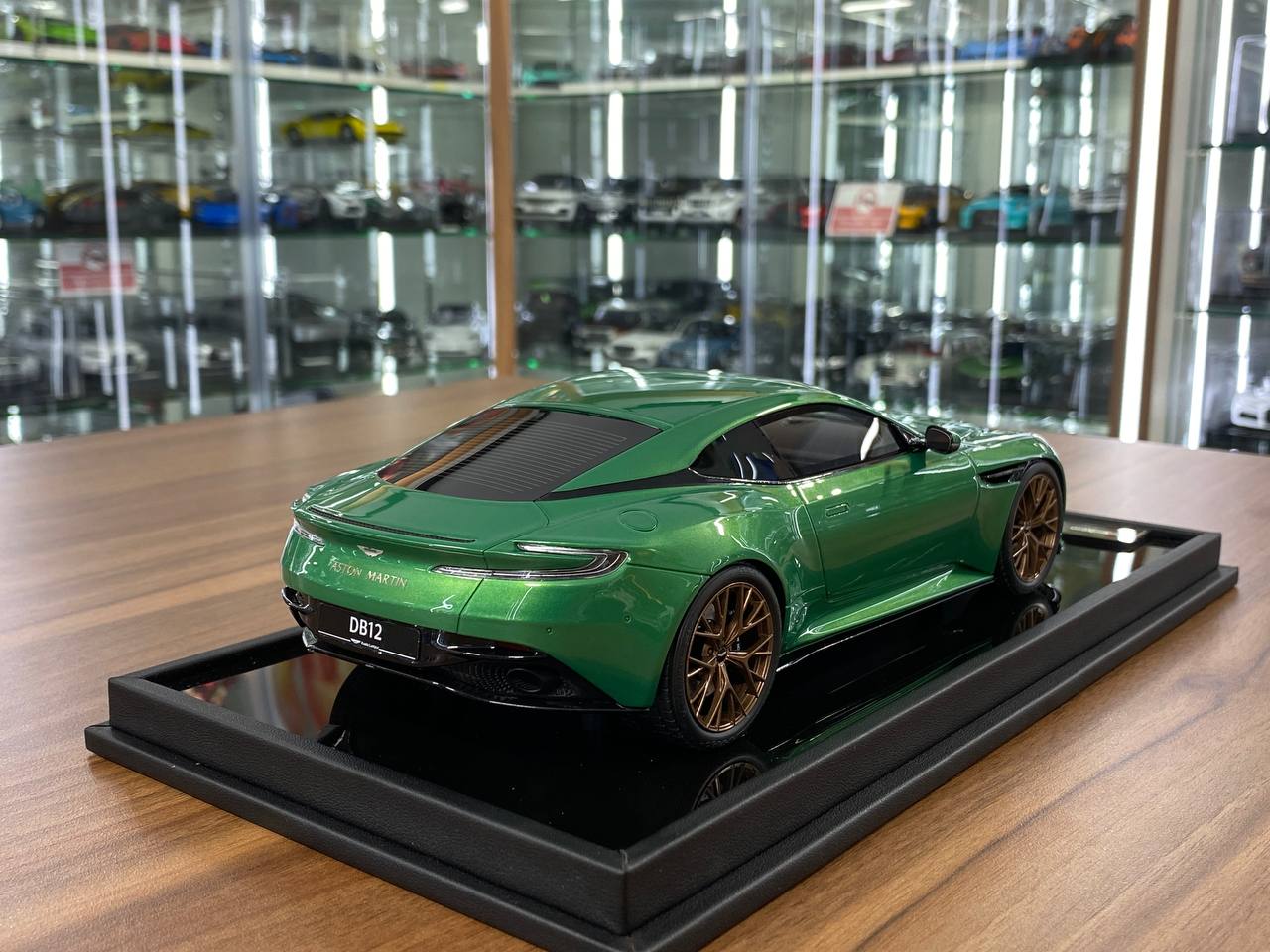 1/18 Resin Aston Martin DB12 Coupe – MotorHelix Iridescent Emerald Limited 199 pcs