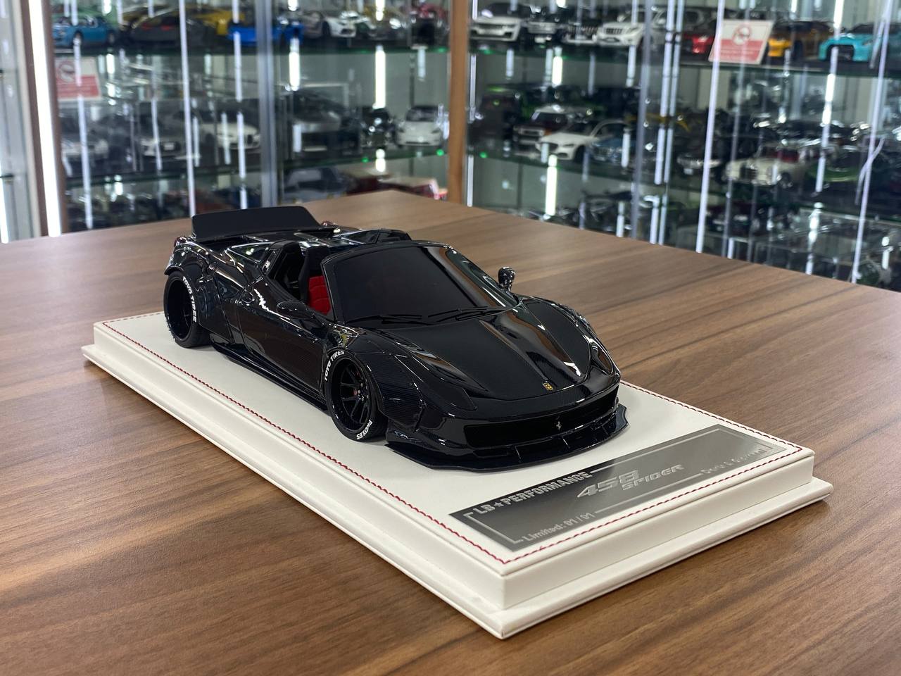 1/18 Resin Davis & Giovanni Ferrari 458 Spider Carbon Fiber Limited 01 of 01