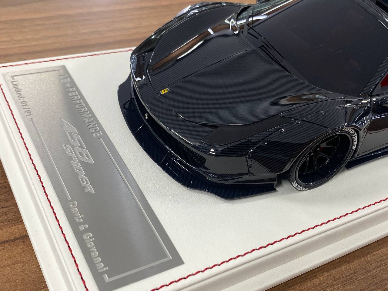 1/18 Resin Davis & Giovanni Ferrari 458 Spider Carbon Fiber Limited 01 of 01