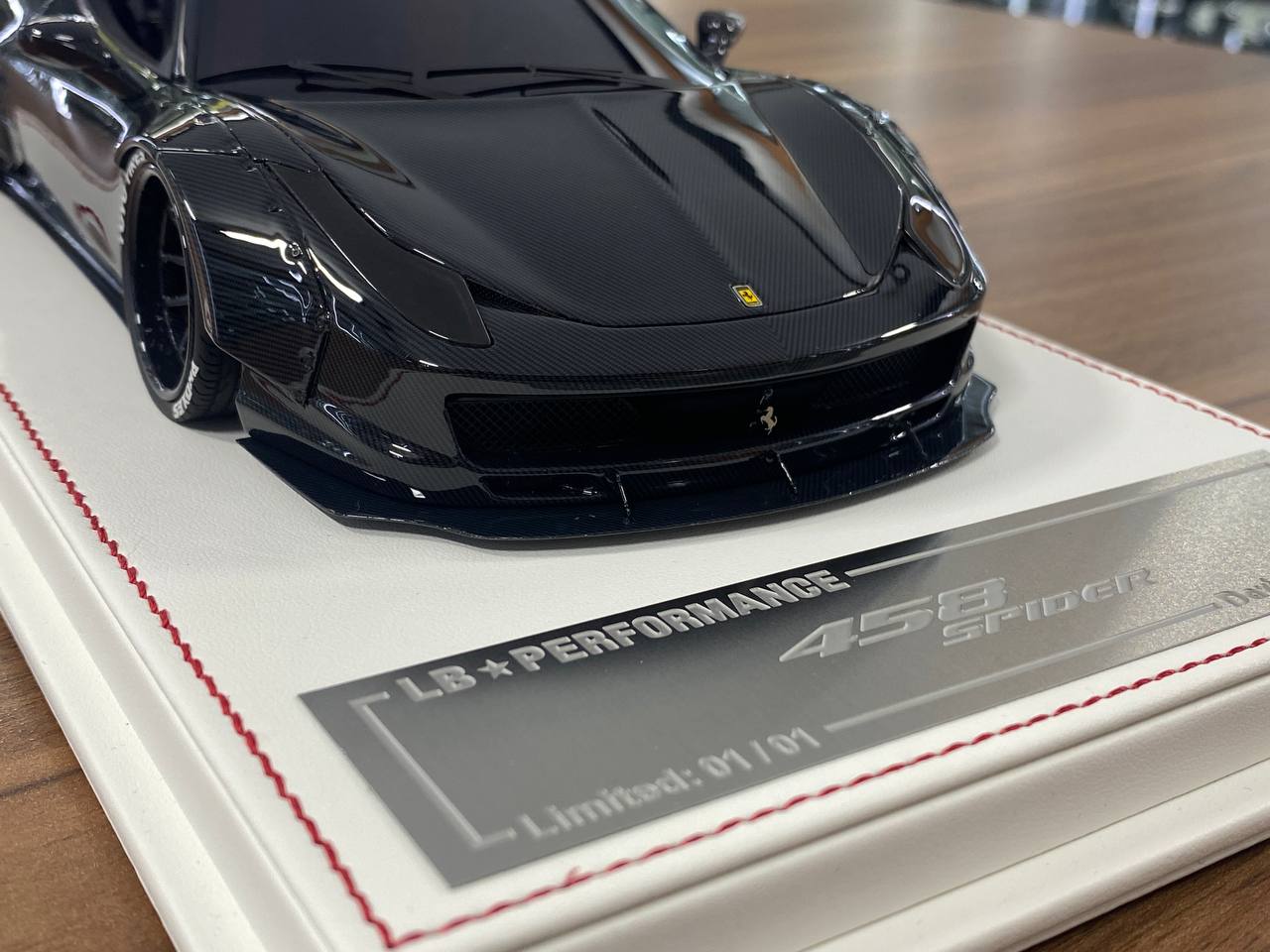 1/18 Resin Davis & Giovanni Ferrari 458 Spider Carbon Fiber Limited 01 of 01