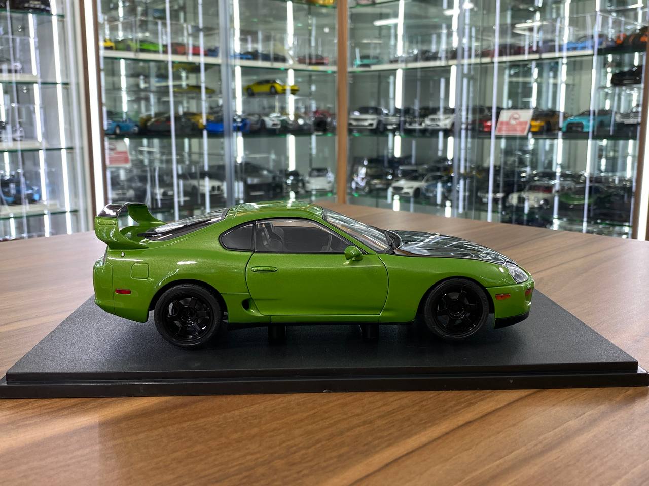 1/18 Diecast Toyota Supra MK4 (A80) Solido Works 1993 Green / black