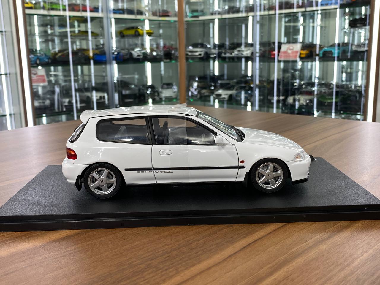 1/18 Diecast Honda Civic (EG6) 1991 by Solido in White