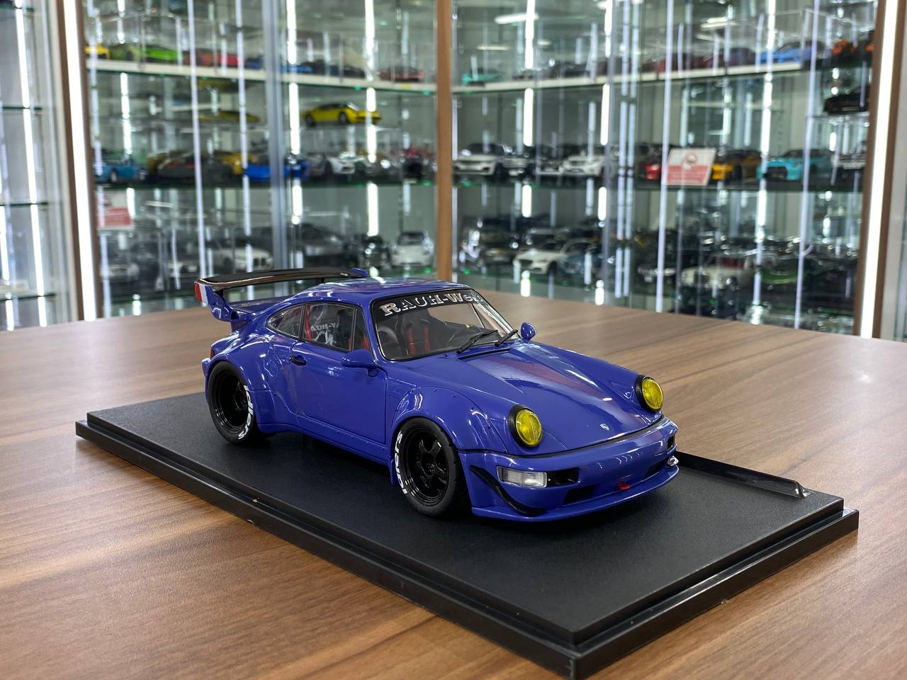 1/18 Diecast Porsche RWB - Champagne  by Solido in blue