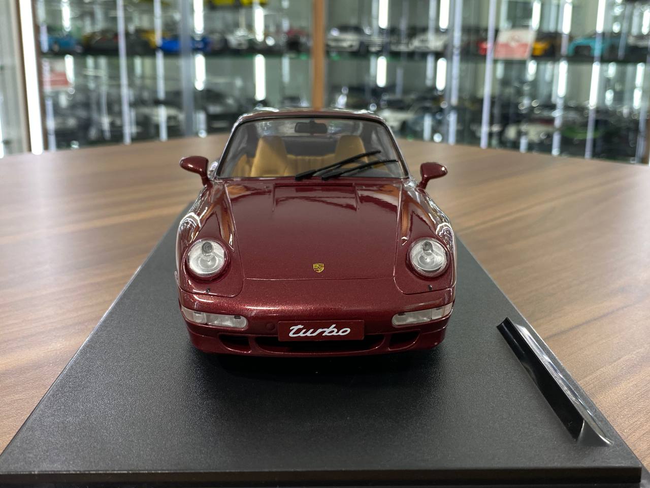 1/18 Diecast Porsche 911 (993) TURBO Brown by Solido
