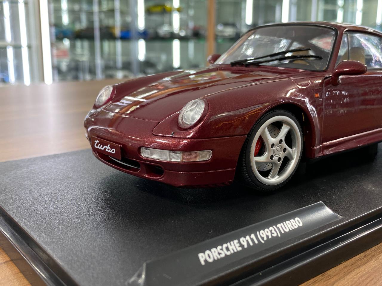 1/18 Diecast Porsche 911 (993) TURBO Brown by Solido