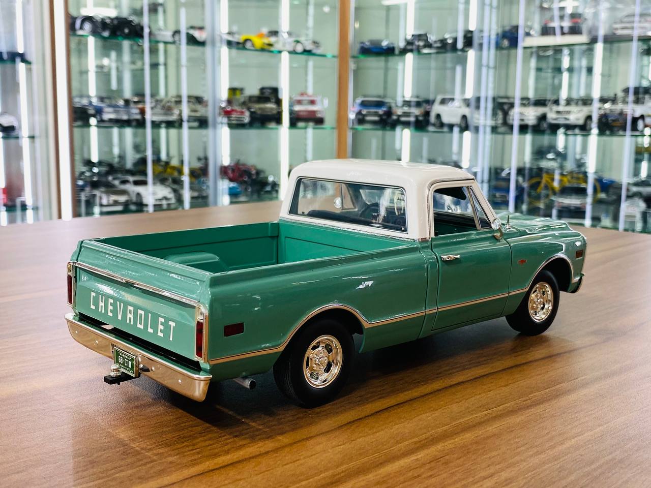 1/18 Diecast Model - ACME Chevrolet C-10 1968 Pickup Truck in Green