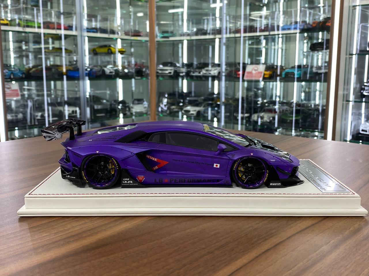 1/18 Resin Lamborghini AVENTADOR 2.0 LB Performance by Davis & Giovanni Matt Metallic Purple w / Zero Fighter decals