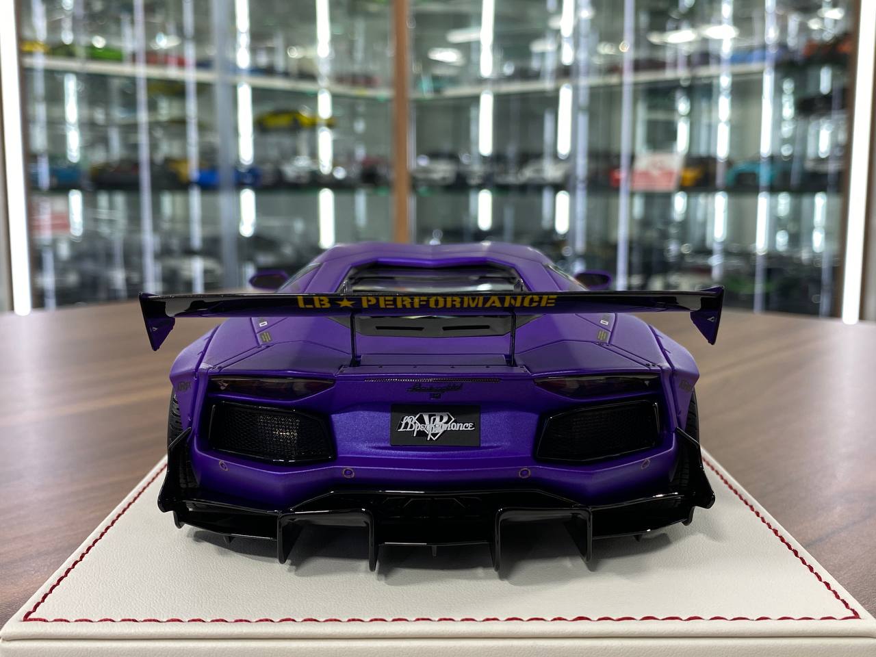 1/18 Resin Lamborghini AVENTADOR 2.0 LB Performance by Davis & Giovanni Matt Metallic Purple w / Zero Fighter decals