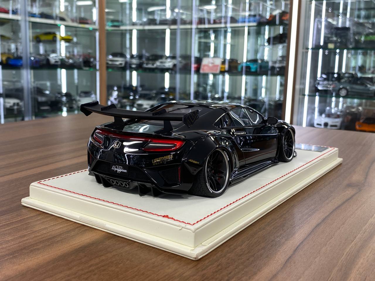 1/18 Resin LB* Performance NSX by Davis & Giovanni in black Limited- 30 pcs