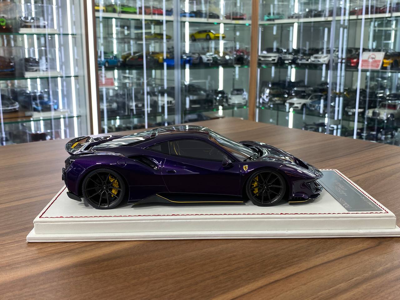 1/18 Resin Ferrari 488 PISTA novitec by Davis & Giovanni in Vietallic purple, yellow stripes Limited- 30 pcs