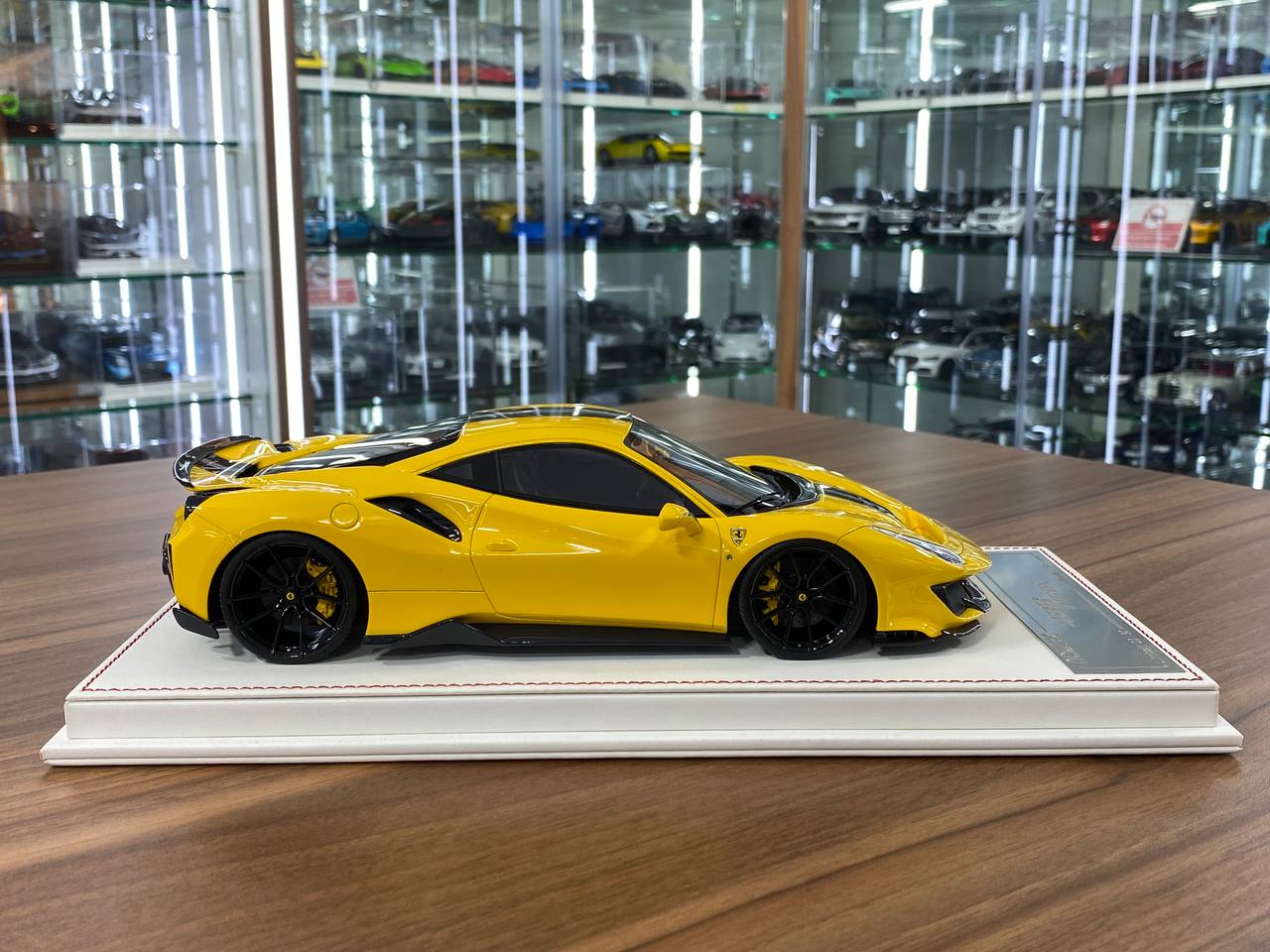 1/18 Resin Ferrari 488 PISTA Novitec by Davis & Giovanni in Giallo Modena, silver/black stripe Limited- 30 pcs