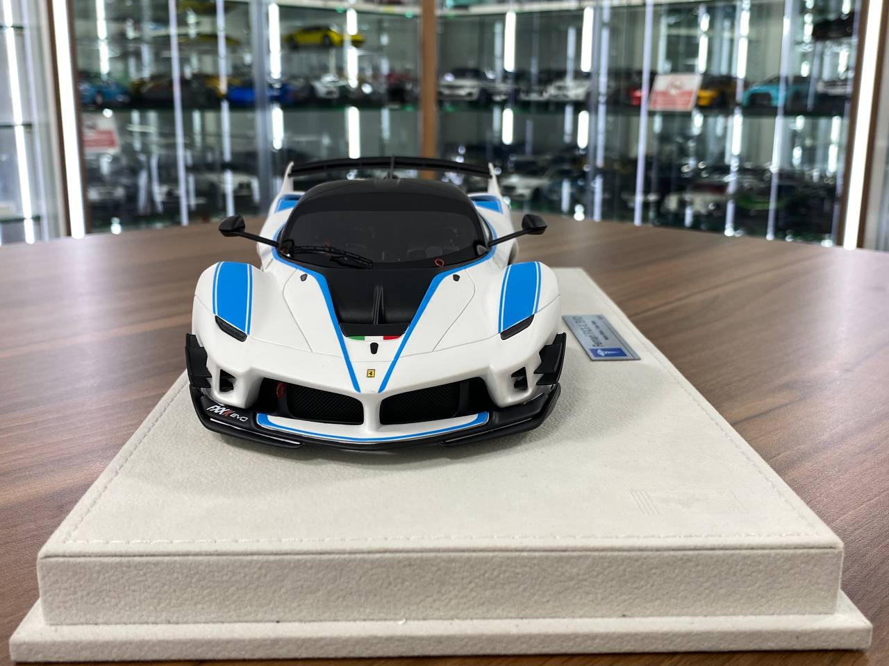 1/18 Resin Hermes Collection Ferrari FXX K EVO in Matt White/ blue stripe Limited- 15 pcs
