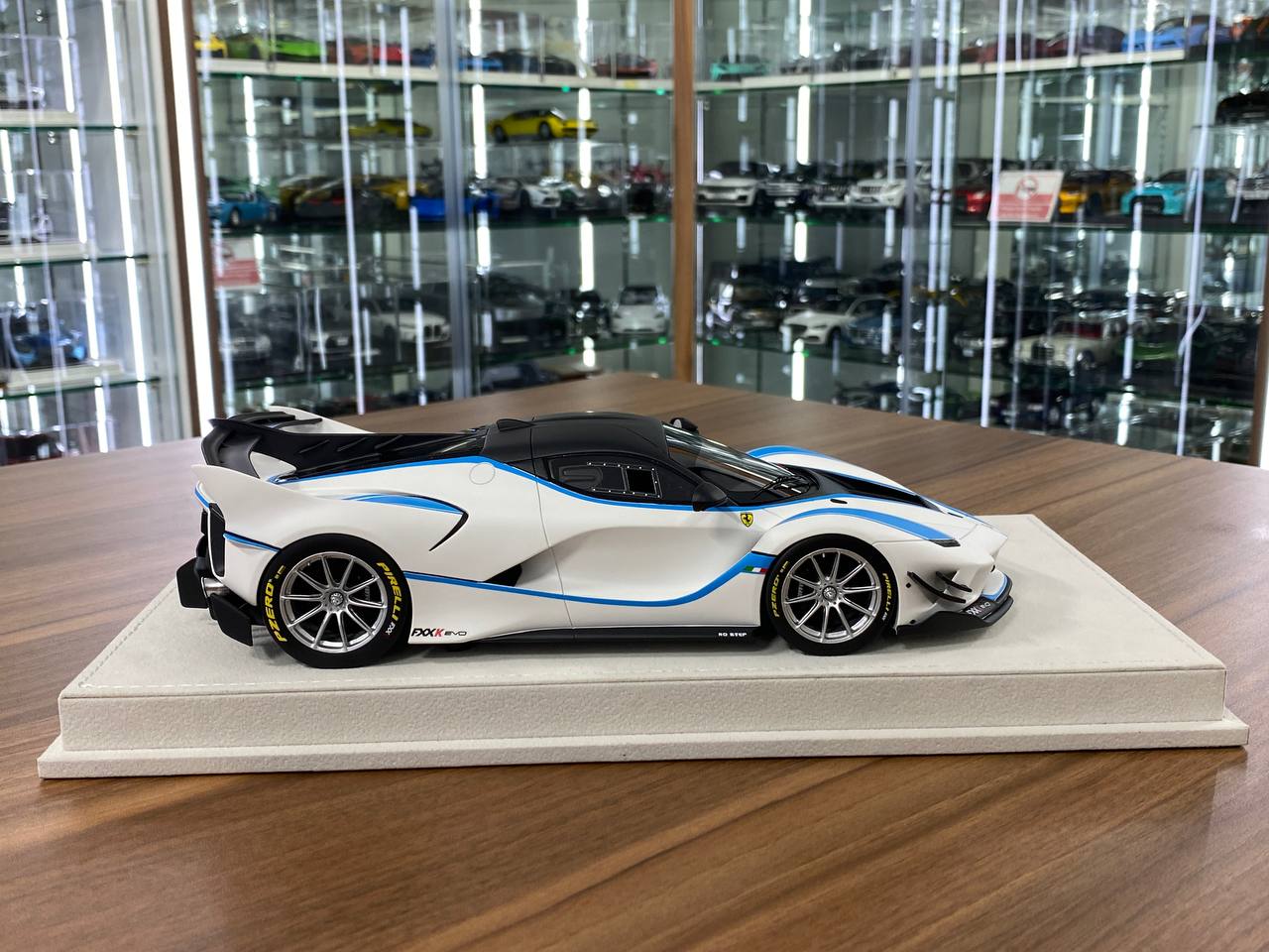 1/18 Resin Hermes Collection Ferrari FXX K EVO in Matt White/ blue stripe Limited- 15 pcs