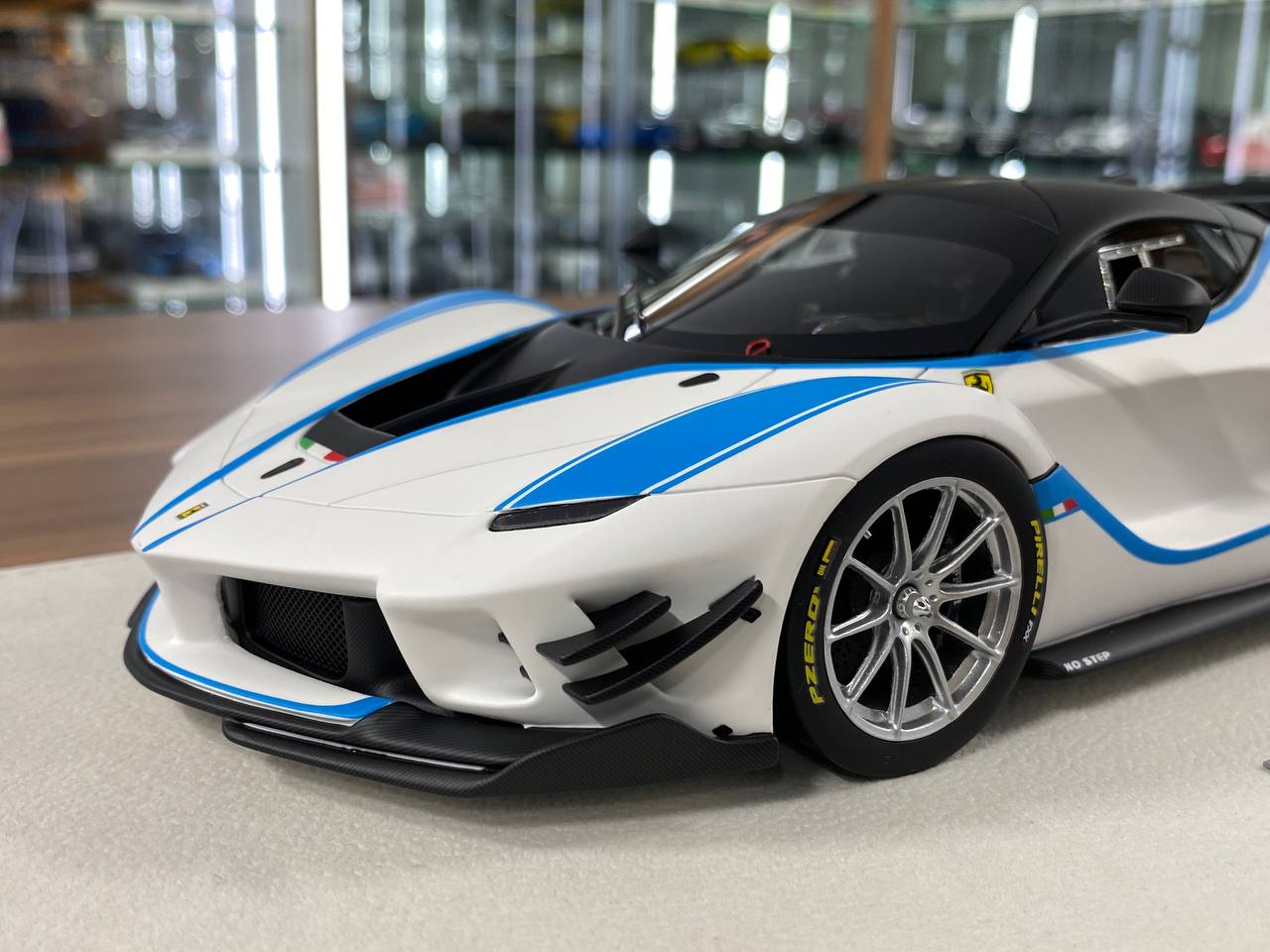 1/18 Resin Hermes Collection Ferrari FXX K EVO in Matt White/ blue stripe Limited- 15 pcs