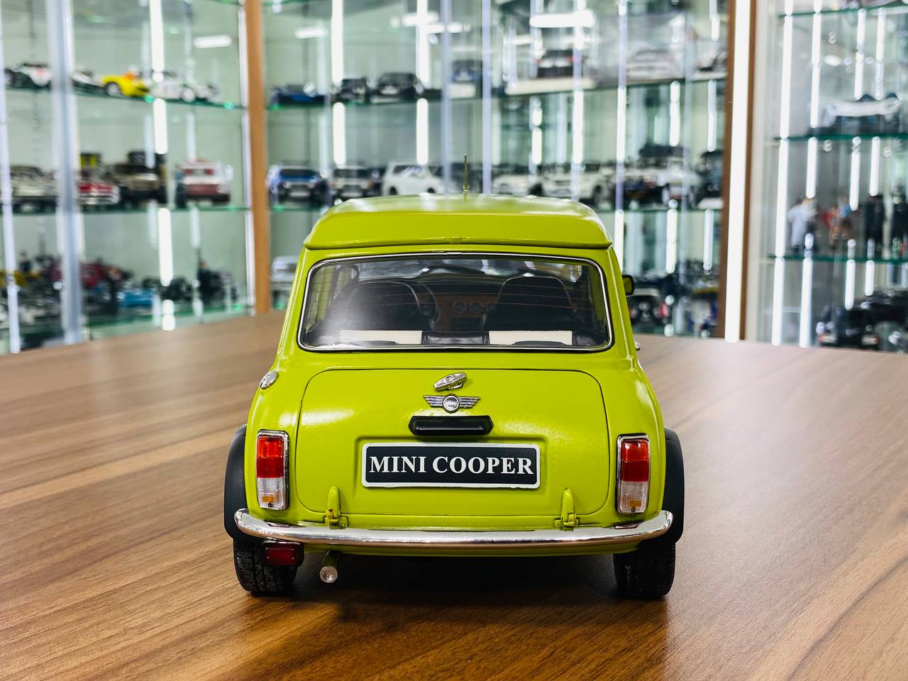 1/12 Diecast Model - Kilo Works Mr. Bean’s MINI Cooper Custom Painted (Full Opening)