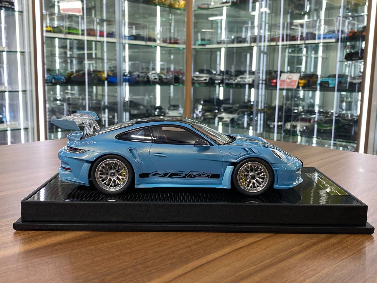 1/18 Resin Timothy & Pierre Porsche 911 GT3 RS (992.1) Mirage Chrome Blue Limited Edition: 20 pcs