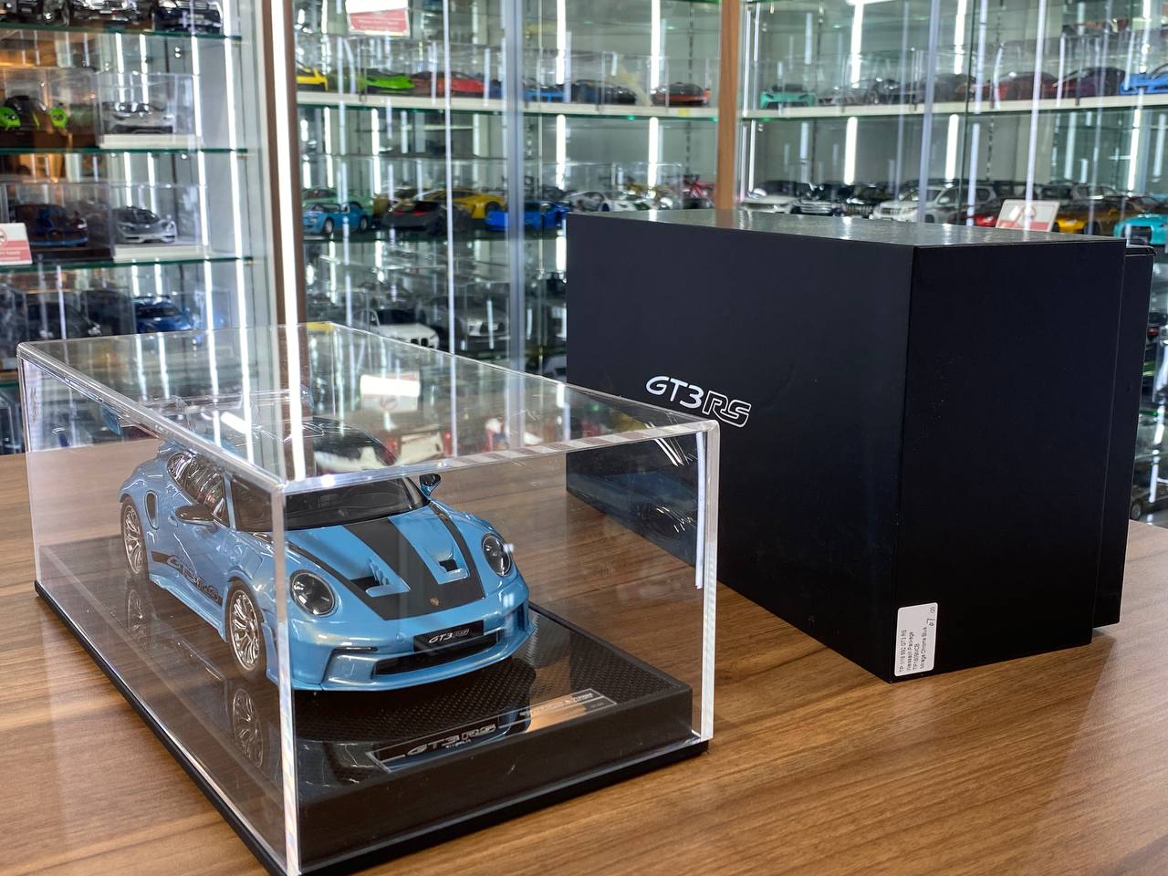 1/18 Resin Timothy & Pierre Porsche 911 GT3 RS (992.1) Mirage Chrome Blue Limited Edition: 20 pcs