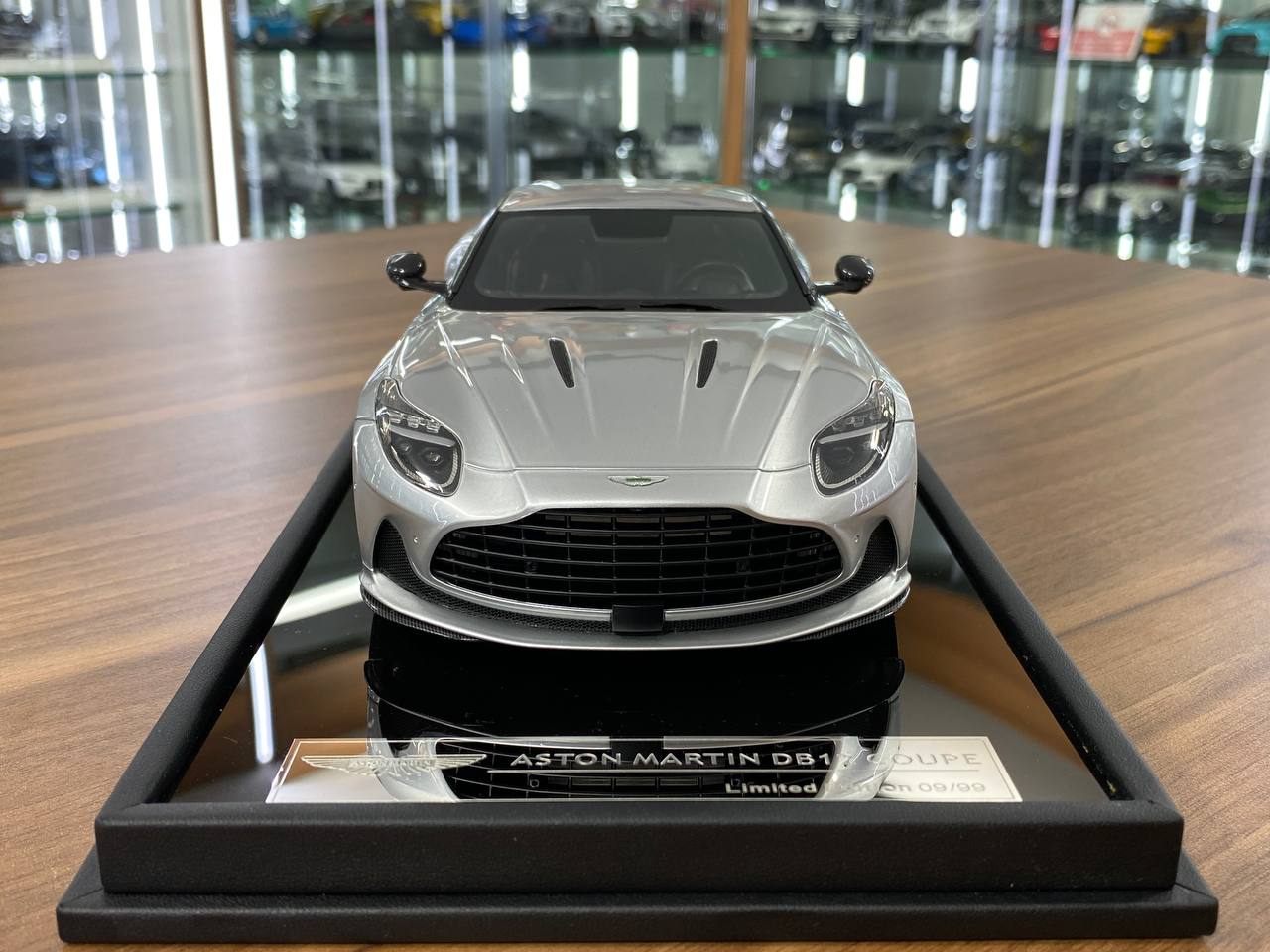 1/18 Resin MotorHelix Aston Martin DB12 Coupe Lightning Silver Limited Edition: 99 pcs