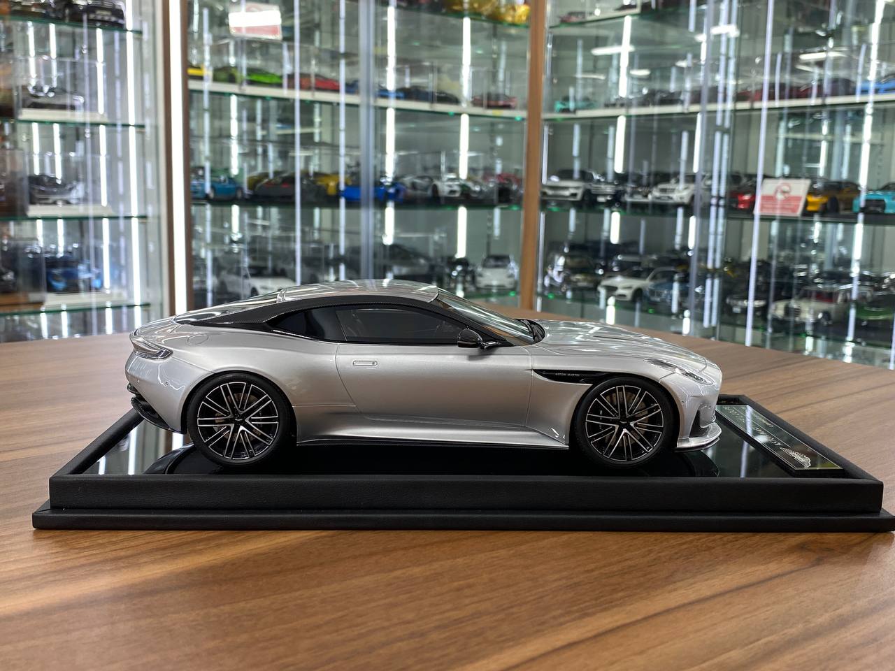 1/18 Resin MotorHelix Aston Martin DB12 Coupe Lightning Silver Limited Edition: 99 pcs