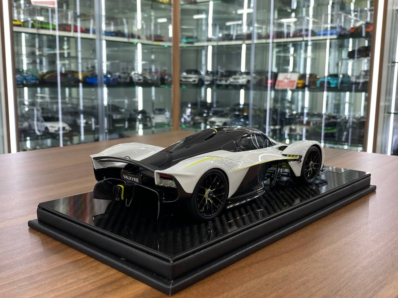 1/18 Resin Model Fronti Art Aston Martin Valkyrie Pearl White Limited 300 units