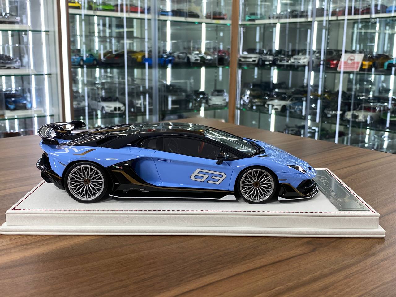 1/18 Resin Lamborghini AVENTADOR SVJ #63 Blue , carbon roof Limited- 06 pcs by Davis & Giovanni