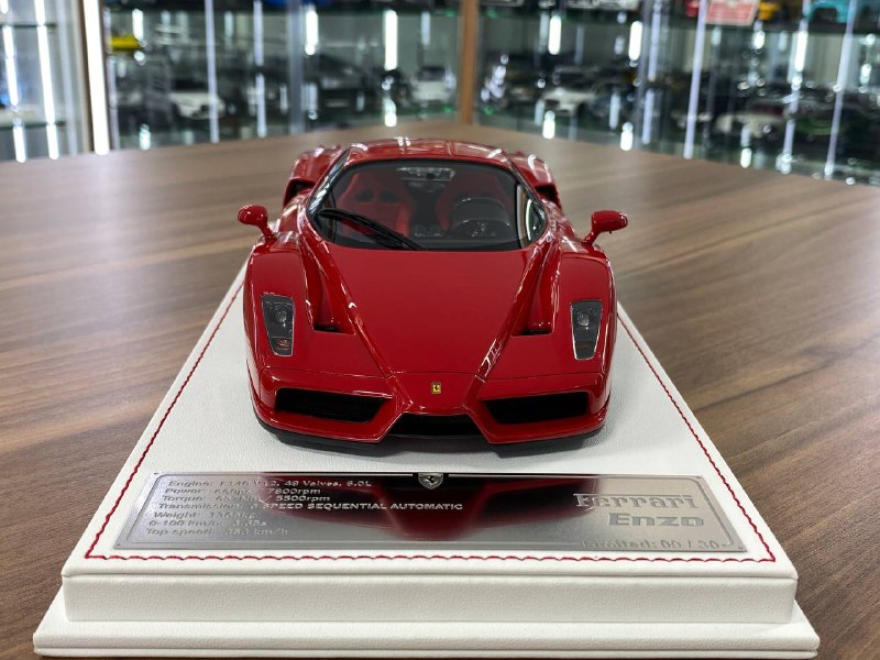 1/18 Resin Ferrari Enzo | Davis & Giovanni | Limited 30 pcs | Rosso Corsa / Black, Red Interior