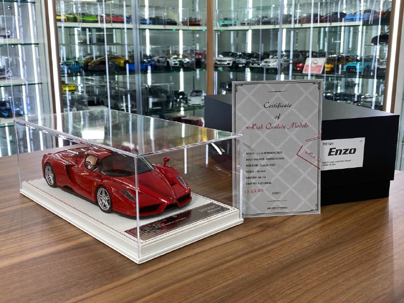 1/18 Resin Ferrari Enzo | Davis & Giovanni | Limited 30 pcs | Rosso Corsa / Black, Red Interior