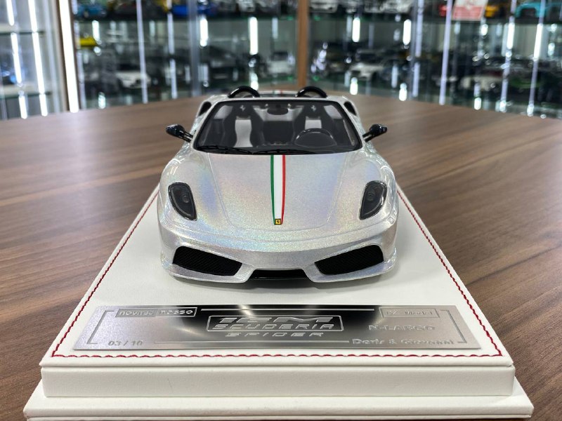 1/18 Resin Ferrari 16M Scuderia Spider Novitec | Davis & Giovanni | Limited 10 pcs | Fantasy White with Italia Stripe