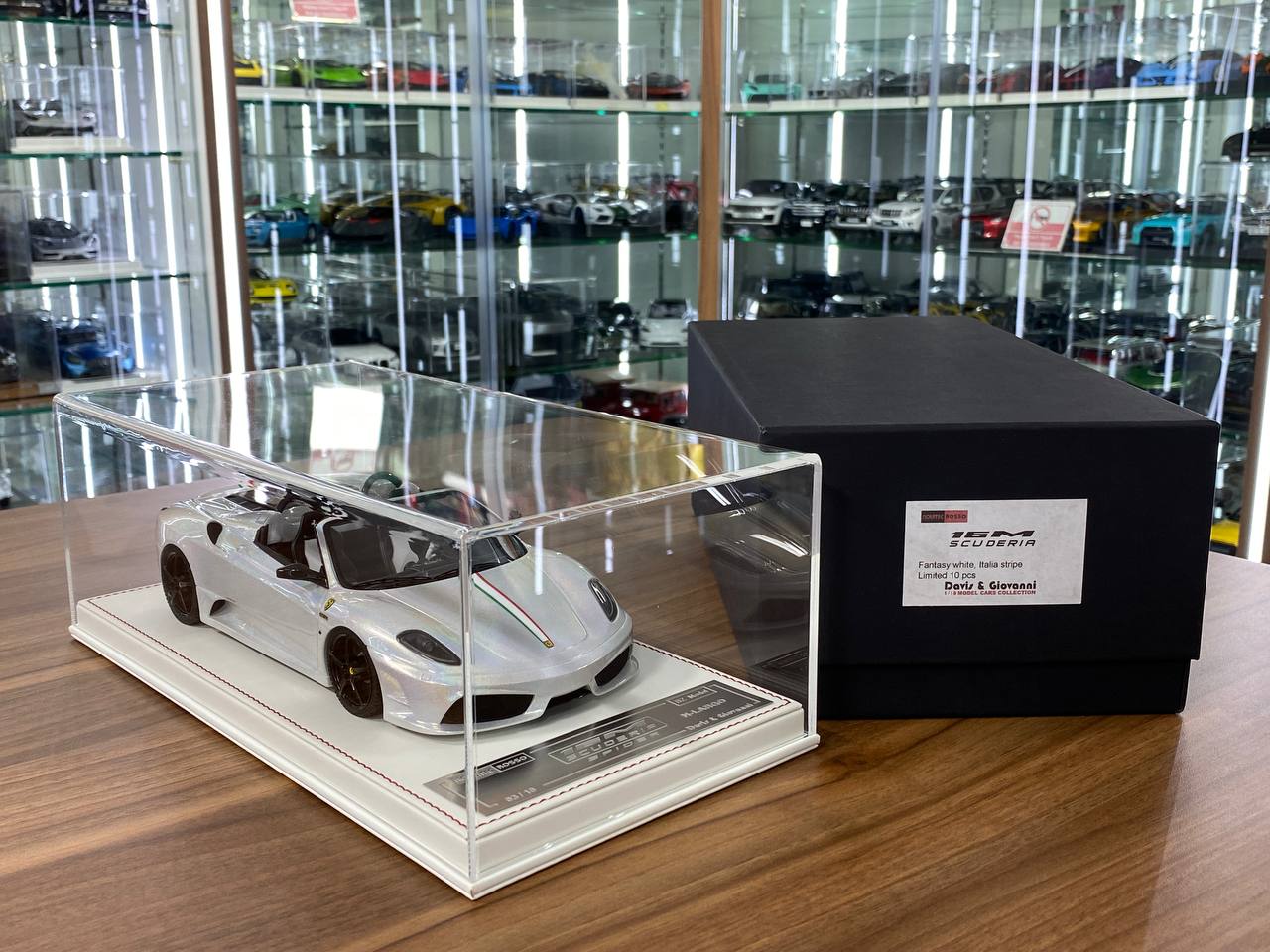 1/18 Resin Ferrari 16M Scuderia Spider Novitec | Davis & Giovanni | Limited 10 pcs | Fantasy White with Italia Stripe