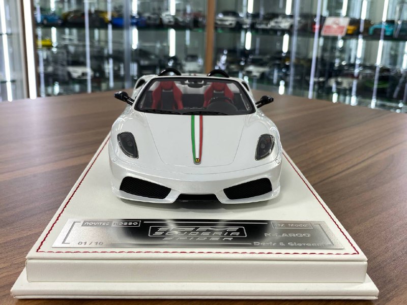 1/18 Ferrari 16M Scuderia Spider Novitec | Davis & Giovanni | Limited 10 pcs | Pearl White with Italia Stripe