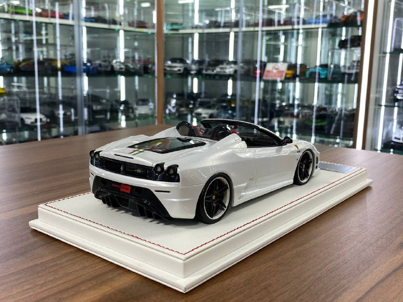 1/18 Ferrari 16M Scuderia Spider Novitec | Davis & Giovanni | Limited 10 pcs | Pearl White with Italia Stripe