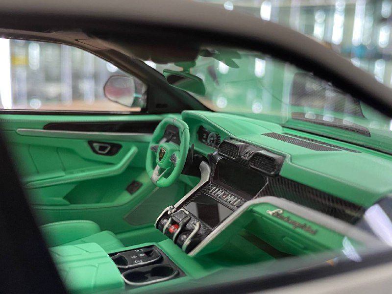 1/18 Resin Lamborghini Urus Mansory | Davis & Giovanni | Limited 1 of 1 | Matt Gray Tiffany