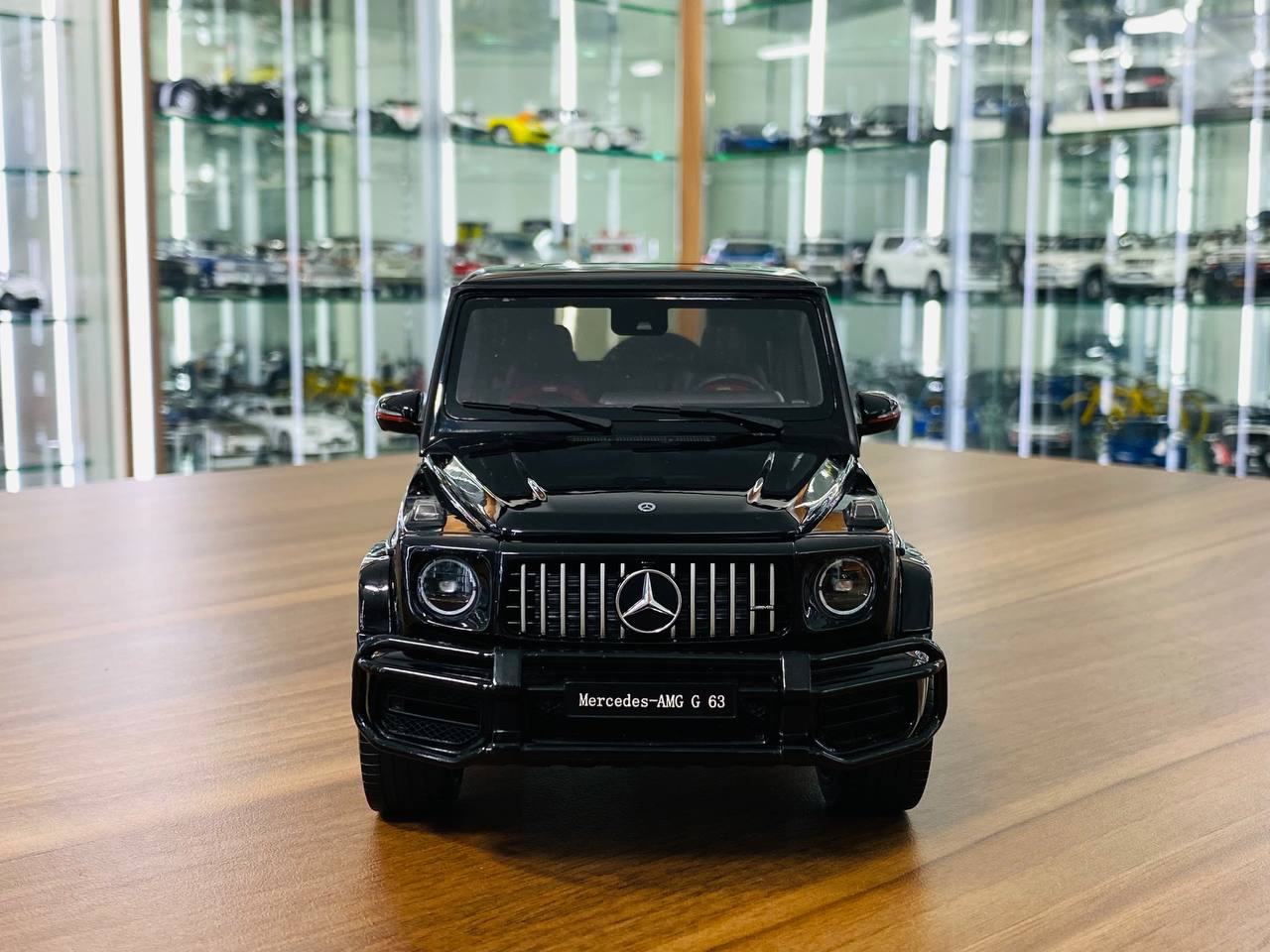 1/18 Diecast Mercedes Benz AMG G 63 (2019) Obsidian Black by Almost Real