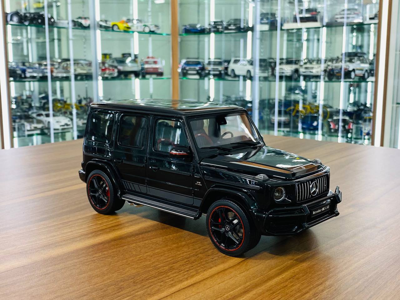 1/18 Diecast Mercedes Benz AMG G 63 (2019) Obsidian Black by Almost Real